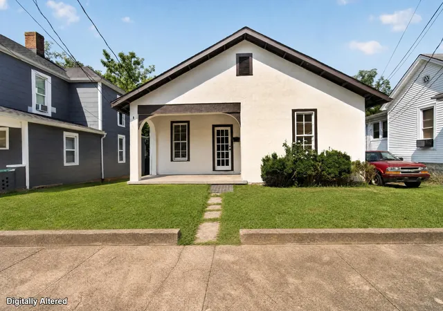 Photo 1 of Single family home for sale at 335 N 5th Street, Danville, KY 40422 | MLS# 26022238 | Listing updated on 2026-09-23