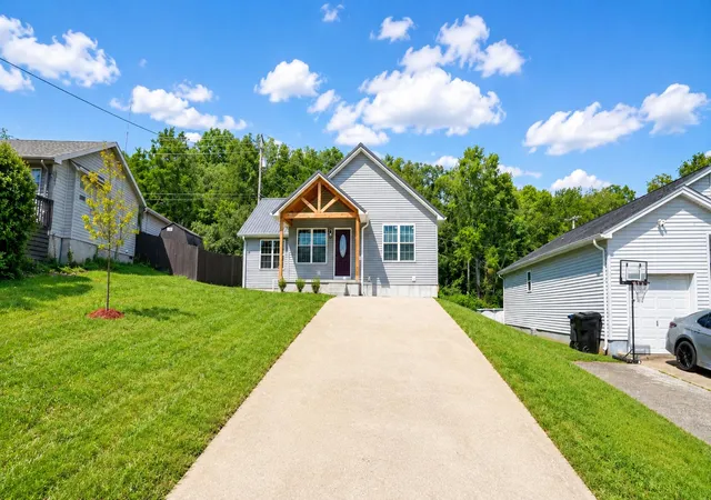 Photo 2 of Single family home for sale at 254 Hollyberry Rd, Frankfort, KY 40601 | MLS# 26022334 | Listing updated on 2026-09-07