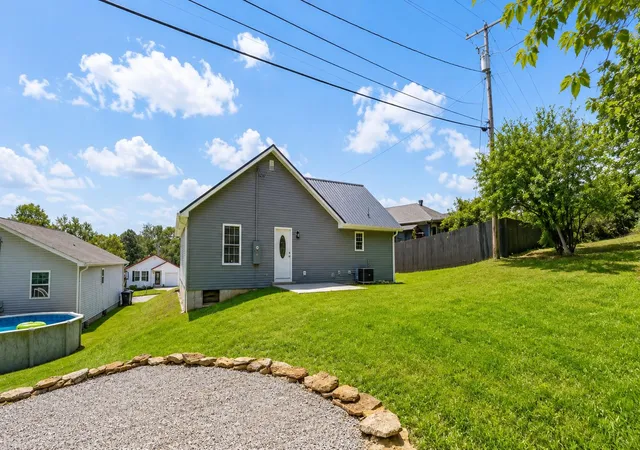 Photo 4 of Single family home for sale at 254 Hollyberry Rd, Frankfort, KY 40601 | MLS# 26022334 | Listing updated on 2026-10-08