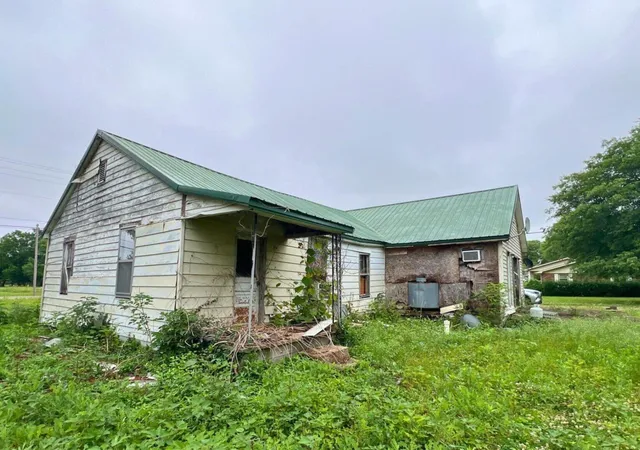 Photo 3 of Single family home for sale at 1560 Us 60, Ledbetter, KY 42058 | MLS# 26022244 | Listing updated on 2026-08-18