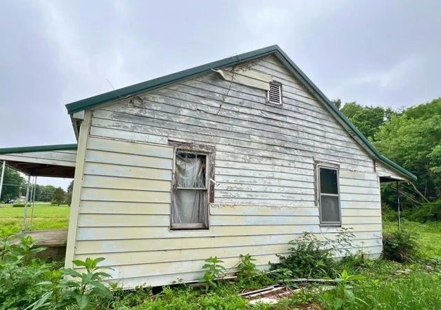Photo 4 of Single family home for sale at 1560 US 60, Ledbetter, KY 42058 | MLS# 26022244 | Listing updated on 2026-08-18