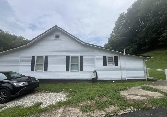 Photo 4 of Single family home for sale at 227 Coal Branch Rd, Salyersville, KY 41465 | MLS# 26022263 | Listing updated on 2026-08-17