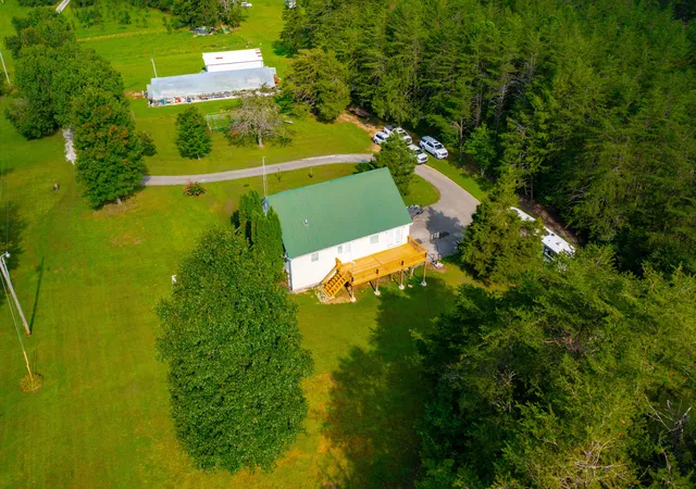 Photo 122 of Single family home for sale at 4300 White Oak Rd, London, KY 40741 | MLS# 26022627 | Listing updated on 2026-08-20