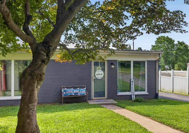 Photo 2 of Single family home for sale at 446 Lakeview Rd, Harrodsburg, KY 40330 | MLS# 26022271 | Listing updated on 2026-09-09
