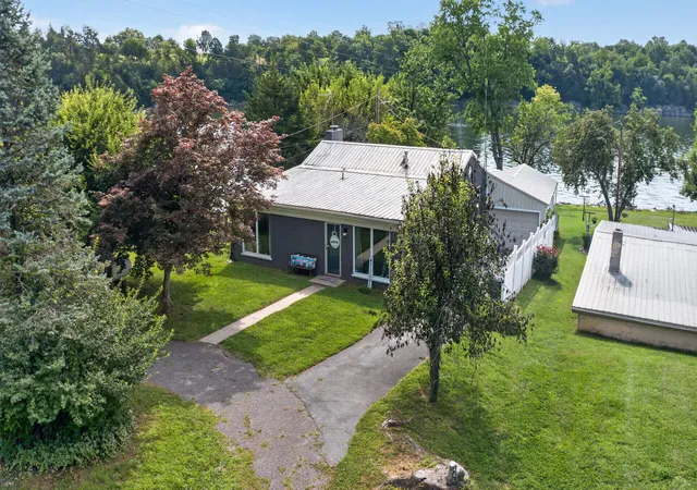 Photo 3 of Single family home for sale at 446 Lakeview Rd, Harrodsburg, KY 40330 | MLS# 26022271 | Listing updated on 2026-09-09
