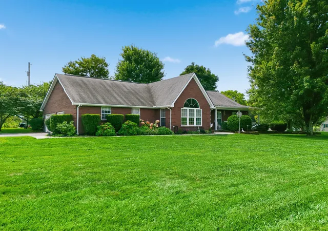Photo 3 of Sale Pending at 101 Whispering Hills Dr, Berea, KY 40403 | MLS# 26022264 | Listing updated on 2026-08-24