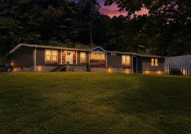 Photo 1 of Sale Pending at 209 Indian Crk Holw Rd, Whitesburg, KY 41858 | MLS# 26022270 | Listing updated on 2026-09-23