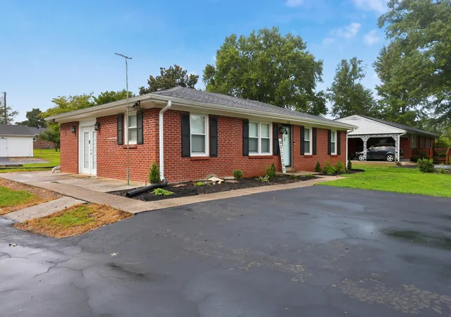 Photo 2 of Single family home for sale at 1381 Mackville Rd, Harrodsburg, KY 40330 | MLS# 26022394 | Listing updated on 2026-08-30