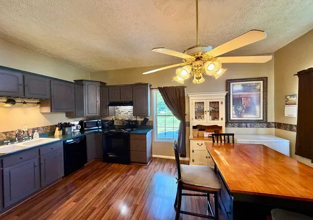 Photo 4 of Single family home for sale at 612 N Broadway St, Carlisle, KY 40311 | MLS# 26022370 | Listing updated on 2026-09-16