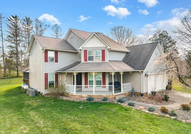 Photo 2 of Single family home for sale at 18 River Bnd Dr, London, KY 40744 | MLS# 26022508 | Listing updated on 2026-09-09