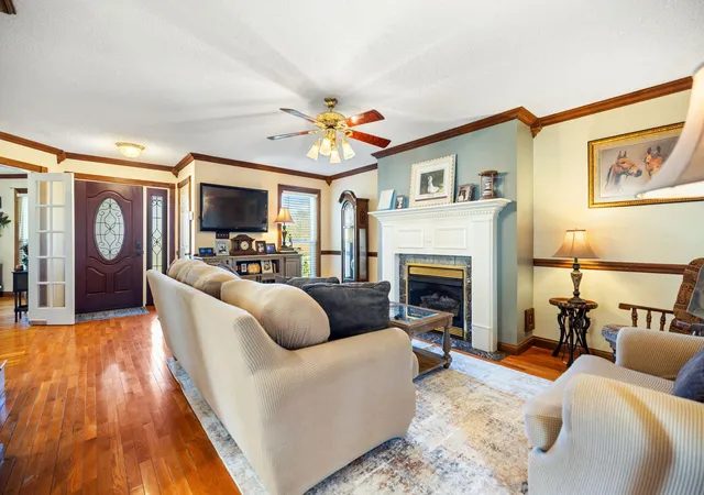 Photo 3 of Single family home for sale at 18 River Bnd Dr, London, KY 40744 | MLS# 26022508 | Listing updated on 2026-09-09