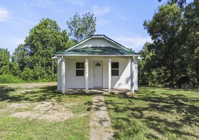 Photo 1 of Sale Pending at 691 Strunk Hwy, Strunk, KY 42649 | MLS# 26022360 | Listing updated on 2026-08-21