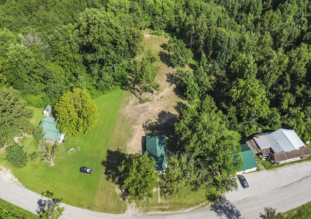 Photo 23 of Sale Pending at 691 Strunk Hwy, Strunk, KY 42649 | MLS# 26022360 | Listing updated on 2026-08-21