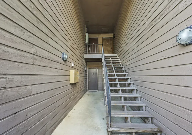 Photo 3 of Sale Pending at 750 Shaker Dr #103, Lexington, KY 40504 | MLS# 26022706 | Listing updated on 2026-09-09