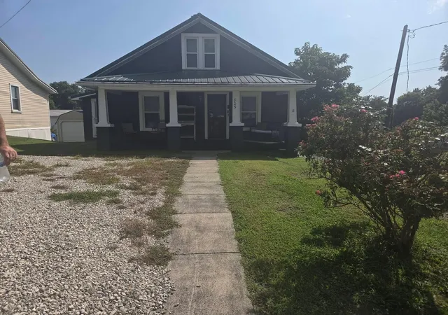 Photo 1 of Sale Pending at 805 Poplar St, Ravenna, KY 40472 | MLS# 26022277 | Listing updated on 2026-08-28