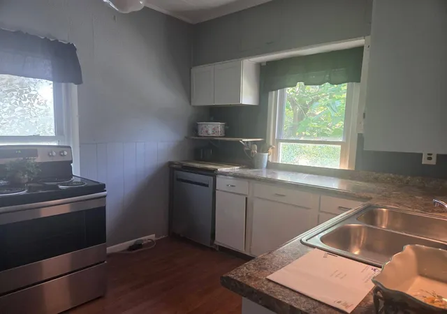Photo 3 of Sale Pending at 805 Poplar St, Ravenna, KY 40472 | MLS# 26022277 | Listing updated on 2026-08-28
