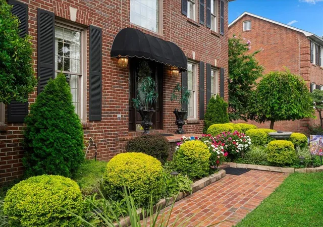 Photo 3 of Single family home for sale at 3442 Chestnut Hill Ln, Lexington, KY 40509 | MLS# 26022324 | Listing updated on 2026-10-16