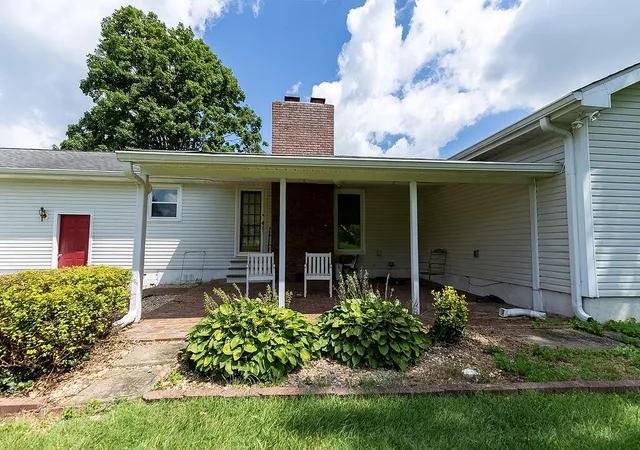 Photo 37 of Single family home for sale at 1200 Pin Oak Dr, Hopkinsville, KY 42240 | MLS# 26022282 | Listing updated on 2026-08-17