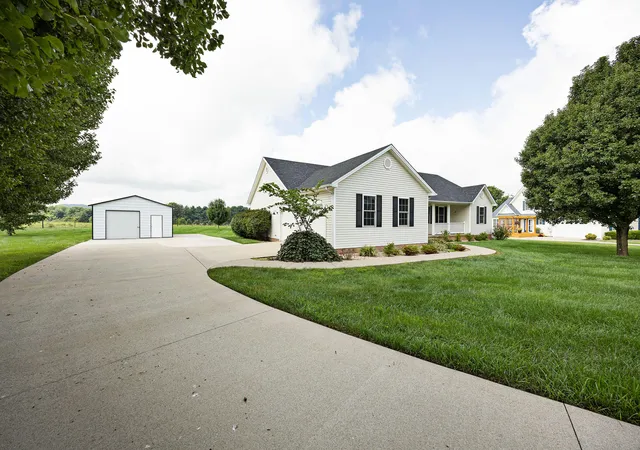 Photo 2 of Single family home for sale at 229 Sierra Cir, Stanford, KY 40484 | MLS# 26022338 | Listing updated on 2026-09-04