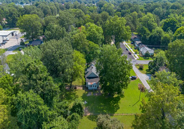 Photo 36 of Sale Pending at 825 S 28th St, Paducah, KY 42003 | MLS# 26023053 | Listing updated on 2026-09-08