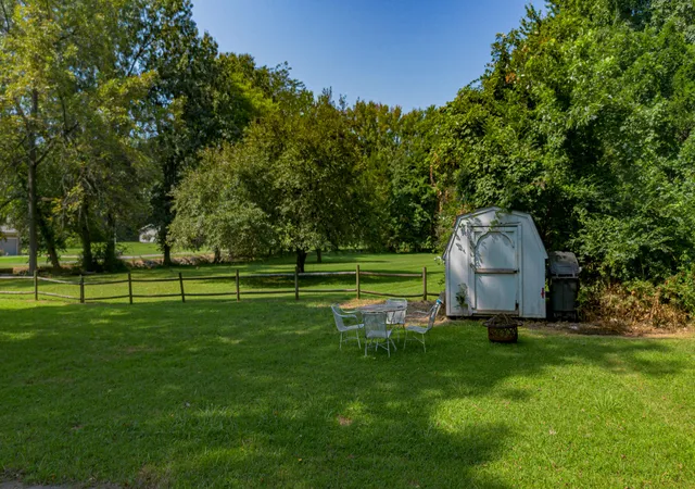 Photo 3 of Sale Pending at 825 S 28Th St, Paducah, KY 42003 | MLS# 26023053 | Listing updated on 2026-09-08