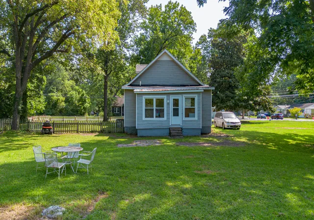 Photo 4 of Sale Pending at 825 S 28Th St, Paducah, KY 42003 | MLS# 26023053 | Listing updated on 2026-09-08