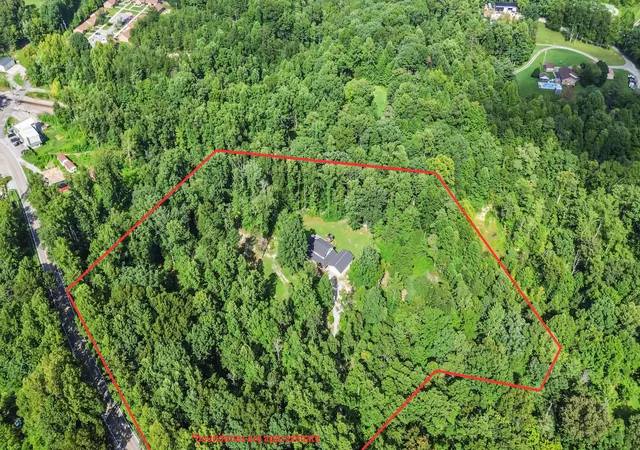 Photo 3 of Sale Pending at 1100 North Hwy 1651, Whitley City, KY 42653 | MLS# 26022318 | Listing updated on 2026-10-13