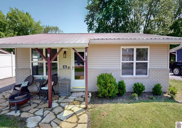 Photo 2 of Sale Pending at 80 Windjammer Pl, Hardin, KY 42048 | MLS# 26022297 | Listing updated on 2026-08-24