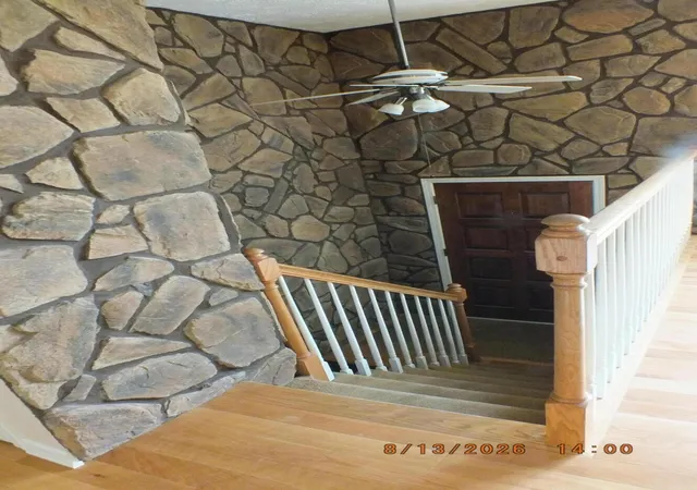 Photo 3 of Single family home for sale at 586 Buckingham Ln, Lexington, KY 40503 | MLS# 26022330 | Listing updated on 2026-10-13