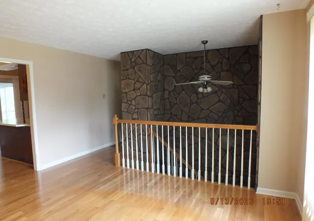 Photo 4 of Single family home for sale at 586 Buckingham Ln, Lexington, KY 40503 | MLS# 26022330 | Listing updated on 2026-10-13