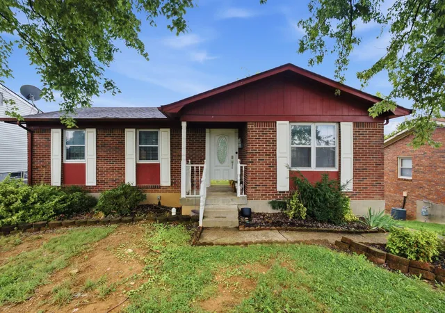 Photo 2 of Single family home for sale at 9906 Chapel Hl Rd, Louisville, KY 40229 | MLS# 26022504 | Listing updated on 2026-09-14