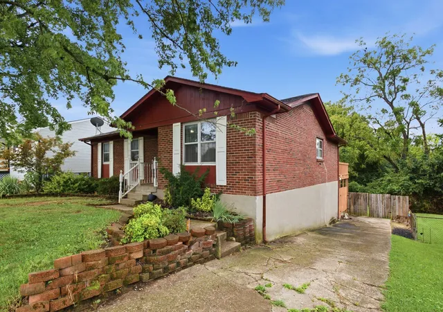 Photo 3 of Single family home for sale at 9906 Chapel Hl Rd, Louisville, KY 40229 | MLS# 26022504 | Listing updated on 2026-09-14