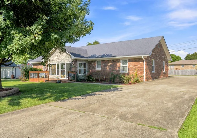 Photo 3 of Sale Pending at 1111 Comanche Trl, Georgetown, KY 40324 | MLS# 26022558 | Listing updated on 2026-09-20