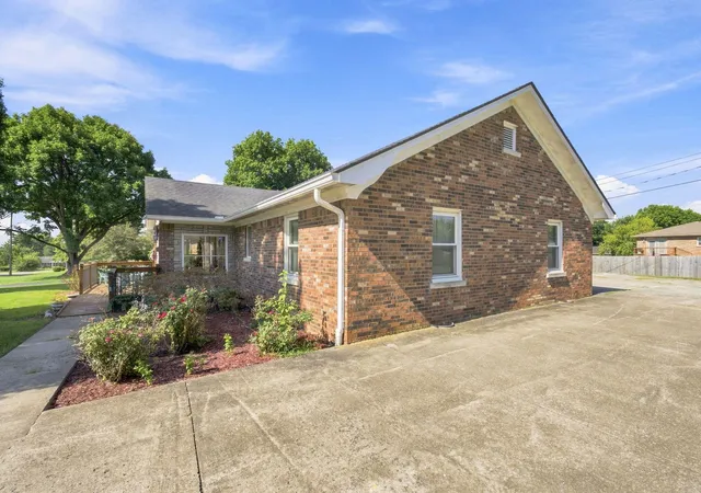 Photo 4 of Sale Pending at 1111 Comanche Trl, Georgetown, KY 40324 | MLS# 26022558 | Listing updated on 2026-09-20