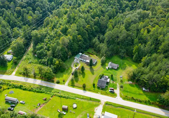 Photo 3 of Single family home for sale at 4718 Ky 1809, Barbourville, KY 40906 | MLS# 26022402 | Listing updated on 2026-09-22