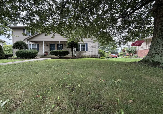 Photo 1 of Single family home for sale at 127 Bay Hl Dr, Winchester, KY 40391 | MLS# 26022409 | Listing updated on 2026-08-19