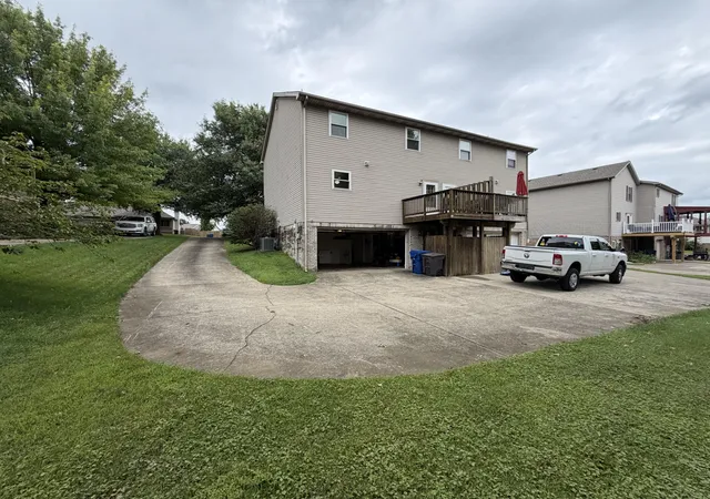 Photo 2 of Single family home for sale at 127 Bay Hl Dr, Winchester, KY 40391 | MLS# 26022409 | Listing updated on 2026-08-19