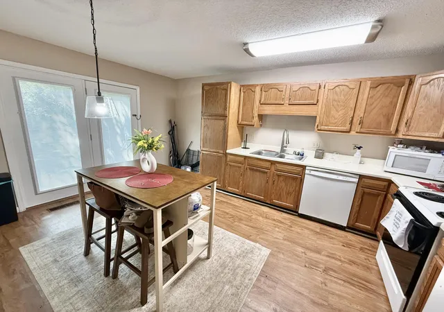 Photo 3 of Multi family home for sale at 1418 Michelle Dr, Murray, KY 42071 | MLS# 26022513 | Listing updated on 2026-09-04