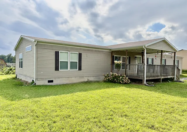 Photo 3 of Single family home for sale at 935 Stoney Frk Rd, Corbin, KY 40701 | MLS# 26022596 | Listing updated on 2026-10-08