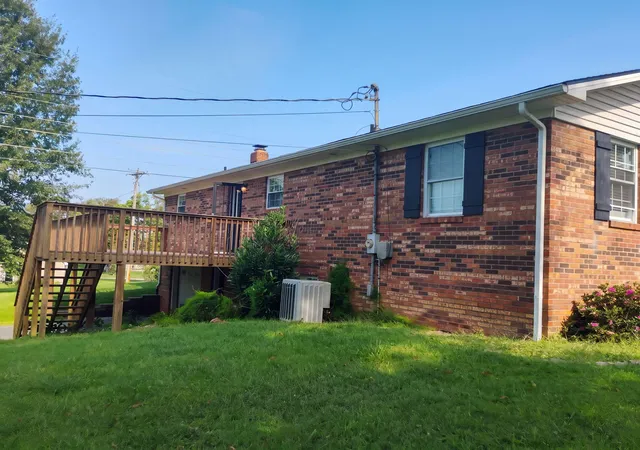 Photo 4 of Single family home for sale at 61 Loys Dr, Columbia, KY 42728 | MLS# 26022833 | Listing updated on 2026-10-17