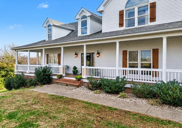 Photo 3 of Single family home for sale at 779 Kings Hwy, Waddy, KY 40076 | MLS# 26022362 | Listing updated on 2026-08-18