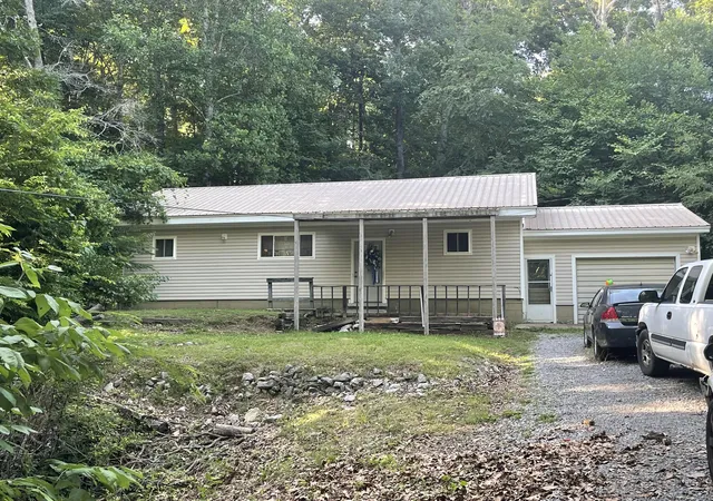 Photo 1 of Single family home for sale at 1205 Rockcastle Lakeshore Dr, Cadiz, KY 42211 | MLS# 26022372 | Listing updated on 2026-08-18