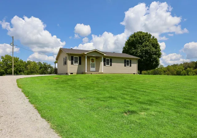 Photo 3 of Sale Pending at 291 Bardstown Rd, Harrodsburg, KY 40330 | MLS# 26022529 | Listing updated on 2026-09-18