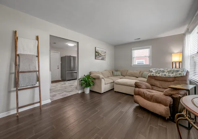 Photo 3 of Single family home for sale at 612 Parkside Dr, Lexington, KY 40505 | MLS# 26022404 | Listing updated on 2026-08-18