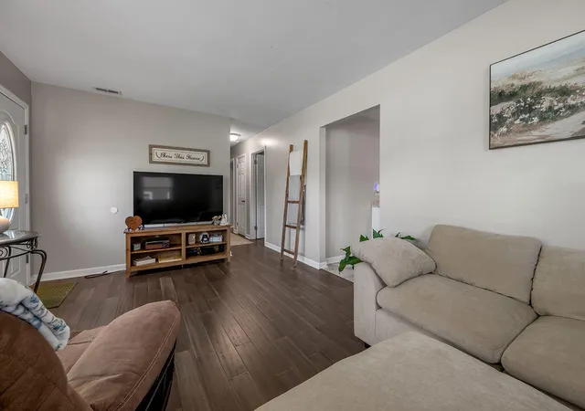 Photo 4 of Single family home for sale at 612 Parkside Dr, Lexington, KY 40505 | MLS# 26022404 | Listing updated on 2026-08-18