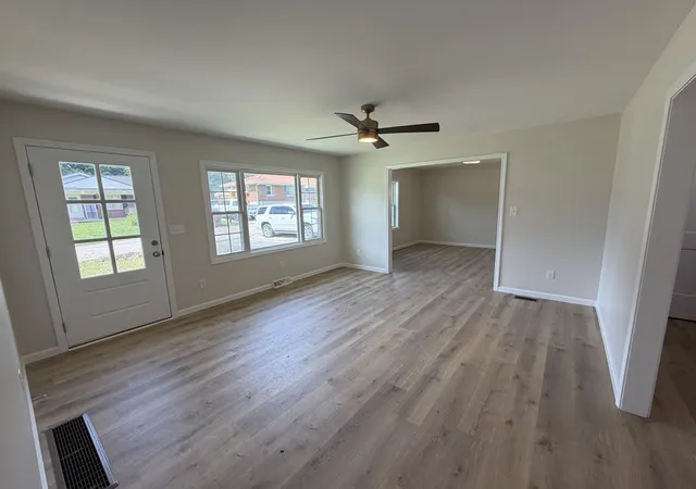 Photo 2 of Single family home for sale at 109 Cottage Ave, Lancaster, KY 40444 | MLS# 26022692 | Listing updated on 2026-09-12