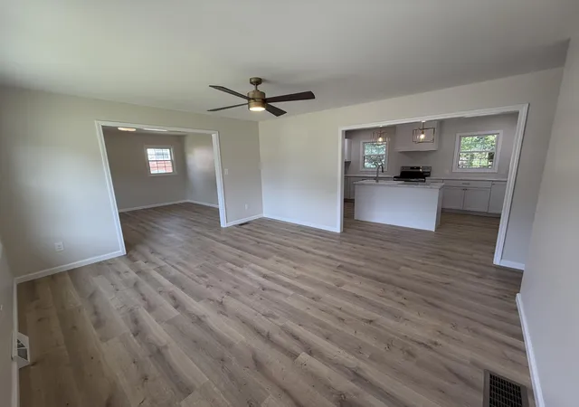 Photo 3 of Single family home for sale at 109 Cottage Ave, Lancaster, KY 40444 | MLS# 26022692 | Listing updated on 2026-09-12