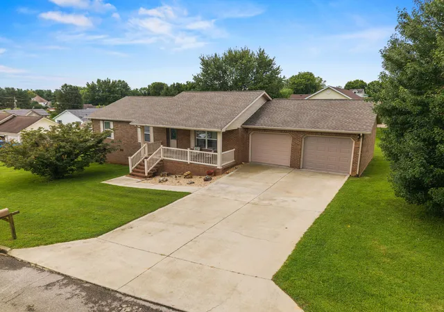 Photo 2 of Single family home for sale at 25 Ol Stable Dr, Somerset, KY 42503 | MLS# 26022391 | Listing updated on 2026-08-18