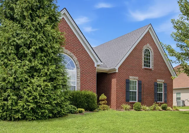 Photo 2 of Single family home for sale at 325 Gleneagles Way, Versailles, KY 40383 | MLS# 26022486 | Listing updated on 2026-08-25