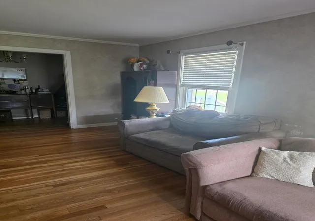Photo 3 of Single family home for sale at 211 Fairlane Dr, Mayfield, KY 42066 | MLS# 26022555 | Listing updated on 2026-09-02